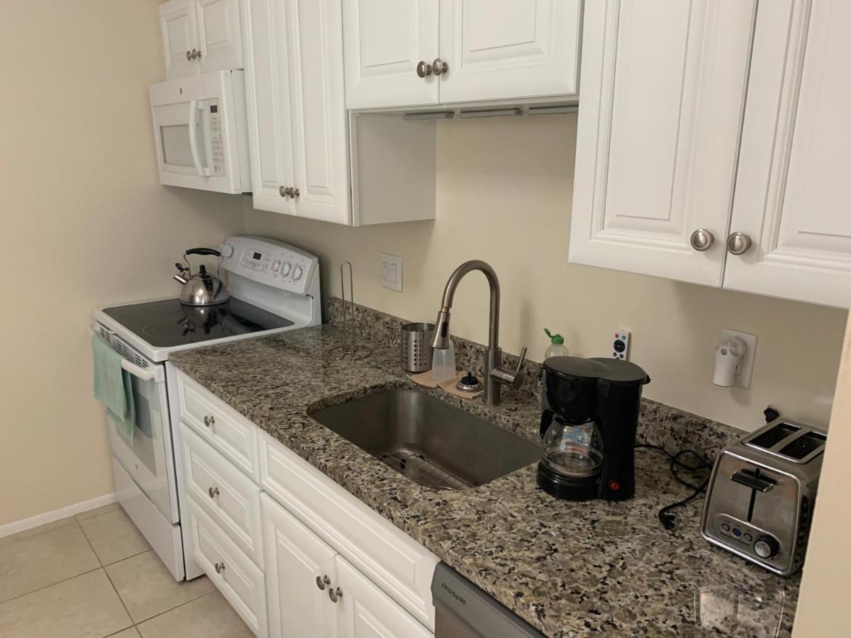 Michaels -Beachside Bungalows St. Pete Beach Bagian luar foto