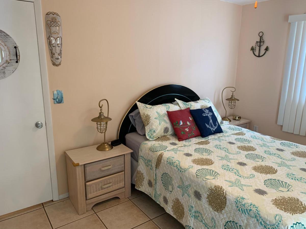 Michaels -Beachside Bungalows St. Pete Beach Bagian luar foto