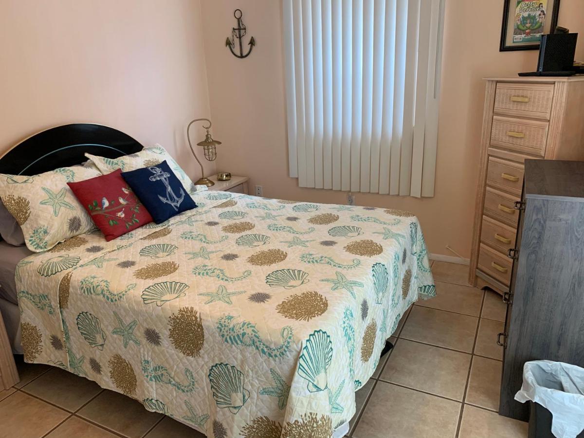 Michaels -Beachside Bungalows St. Pete Beach Bagian luar foto